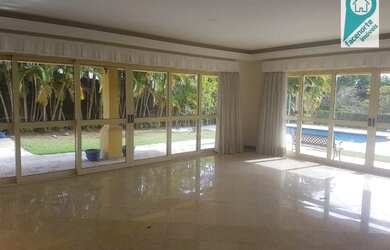 Imagem: A casa em condomínio possui 5 Dormitórios, 5 Banheiros, 5