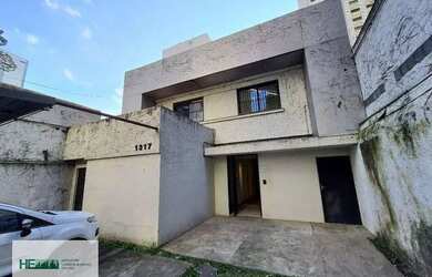 Imagem: A casa possui 4 Dormitórios, 5 Banheiros, 5 Vagas na garagem