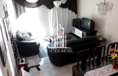 Imagem: A casa possui 3 Dormitórios, 3 Banheiros, 2 Vagas na garagem