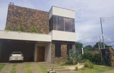 Imagem: A casa em condomínio possui 3 Dormitórios, 4 Banheiros, 2