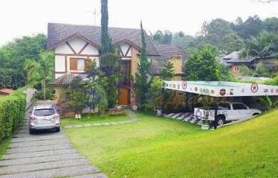 Imagem: A casa em condomínio possui 3 Dormitórios, 1 Banheiro, 4 Vagas