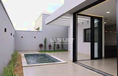 Imagem: A casa em condomínio possui 3 Dormitórios, 1 Banheiro, 4 Vagas