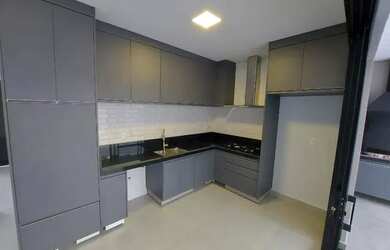 Imagem: A casa em condomínio possui 3 Dormitórios, 5 Banheiros, 2