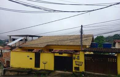 Imagem: A casa possui 3 Dormitórios, 1 Banheiro, 130m² de Área e