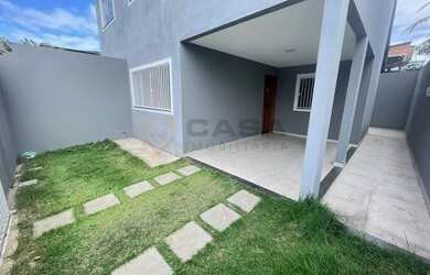 Imagem: A casa possui 3 Dormitórios, 2 Banheiros, 3 Vagas na garagem