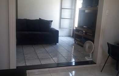 Imagem: A casa possui 3 Dormitórios, 1 Banheiro, 5 Vagas na garagem