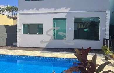 Imagem: A casa em condomínio possui 3 Dormitórios, 4 Banheiros, 2