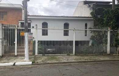 Imagem: A casa possui 2 Dormitórios, 2 Banheiros, 4 Vagas na garagem