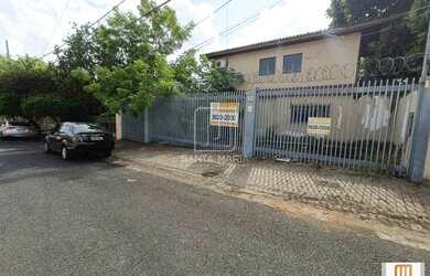 Imagem: O depósito possui 4 Vagas na garagem, 400m² de Área e está