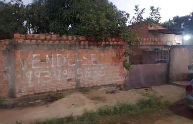 Imagem: A casa possui 1 Dormitório, 1 Banheiro, 4 Vagas na garagem