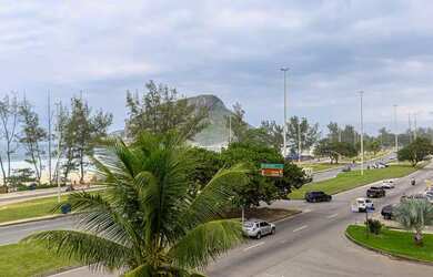 Imagem: O apartamento possui 4 Dormitórios, 5 Banheiros, 4 Vagas na