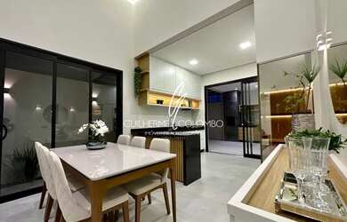 Imagem: A casa em condomínio possui 3 Dormitórios, 3 Banheiros, 2