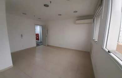 Imagem: O depósito possui 1 Vaga na garagem, 24m² de Área e está