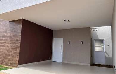 Imagem: A casa em condomínio possui 3 Dormitórios, 2 Banheiros, 2