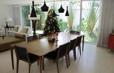 Imagem: A casa em condomínio possui 3 Dormitórios, 5 Banheiros, 2