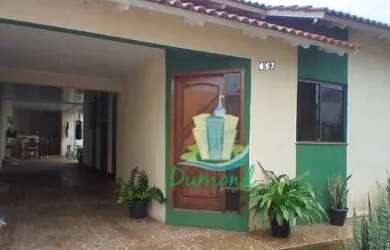 Imagem: A casa possui 3 Dormitórios, 1 Banheiro, 3 Vagas na garagem