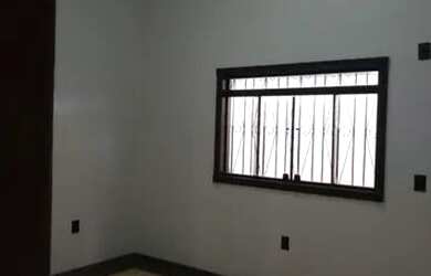 Imagem 1: Aluga casa. 2 Vagas na garageme3 Dormitórios