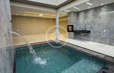 Imagem: A casa possui 3 Dormitórios, 1 Banheiro, 4 Vagas na garagem