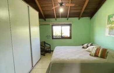 Imagem 16: Casa em Porto Alegre, no bairro Hípica, com 3 dormitório s , e 3 banheiros,...