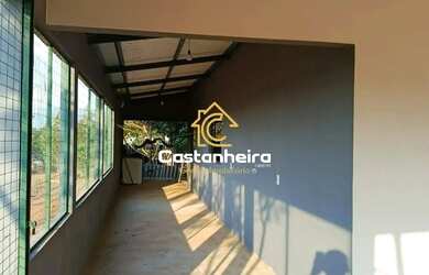 Imagem: A casa possui 2 Dormitórios, 2 Banheiros, 4 Vagas na garagem