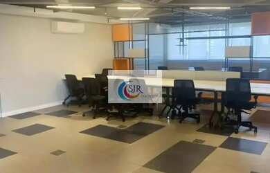 Imagem: O depósito possui 1 Vaga na garagem e 220m² de Área e está