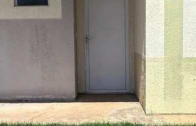 Imagem: A casa em condomínio possui 2 Dormitórios, 1 Banheiro, 2 Vagas