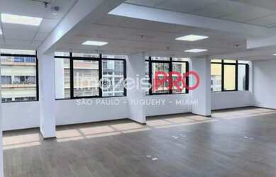 Imagem: O depósito possui 5 Vagas na garagem, 4339m² de Área, Imóvel