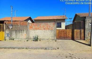 Imagem: A casa possui 2 Dormitórios, 1 Banheiro, 1 Vaga na garagem