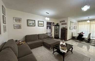 Imagem: O apartamento possui 3 Dormitórios, 2 Banheiros, 1 Vaga na