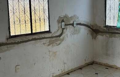 Imagem: O apartamento possui 2 Dormitórios, 1 Banheiro, 2 Vagas na