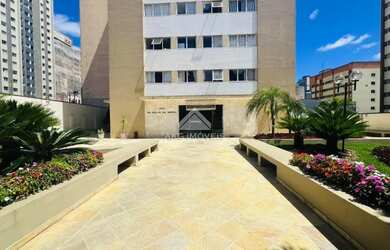 Imagem: O apartamento possui 1 Dormitório, 1 Banheiro, 1 Vaga na garagem