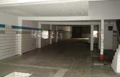 Imagem: O depósito possui 265m² de Área e está localizado em Água