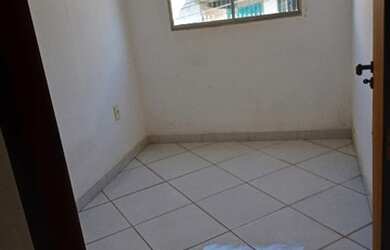 Imagem: A casa possui 2 Dormitórios, 2 Banheiros, 1 Vaga na garagem