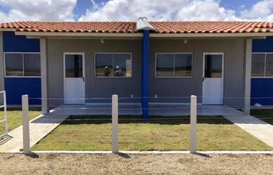 Imagem: A casa possui 2 Dormitórios, 1 Banheiro, 1 Vaga na garagem