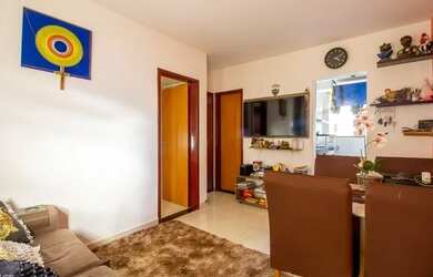 Imagem: O apartamento possui 2 Dormitórios, 1 Banheiro, 1 Vaga na garagem