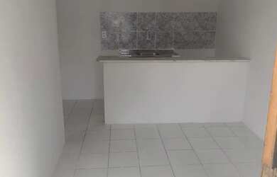 Imagem: A casa possui 1 Dormitório, 1 Banheiro e está localizado