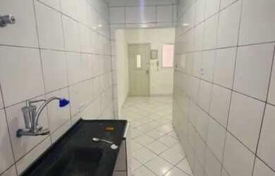 Imagem 4: Apartamento de 1 Dormitório no Boqueirão Próximo ao Beatrix, Apenas 300 Metros da Praia