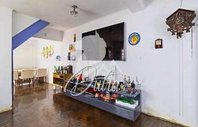 Imagem: A casa possui 3 Dormitórios, 3 Banheiros, 2 Vagas na garagem