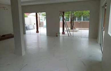 Imagem: A casa em condomínio possui 3 Dormitórios, 4 Banheiros, 2