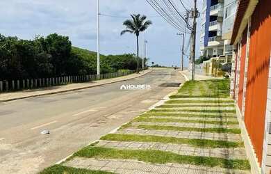 Imagem: A casa possui 4 Dormitórios, 4 Banheiros, 2 Vagas na garagem