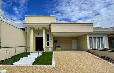 Imagem: A casa em condomínio possui 3 Dormitórios, 3 Banheiros, 2