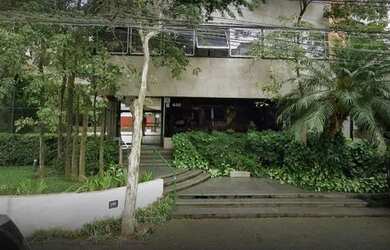 Imagem: O apartamento possui 4 Dormitórios, 2 Banheiros, 2 Vagas na