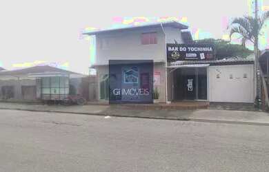 Imagem: A casa possui 5 Dormitórios, 5 Banheiros, 4 Vagas na garagem