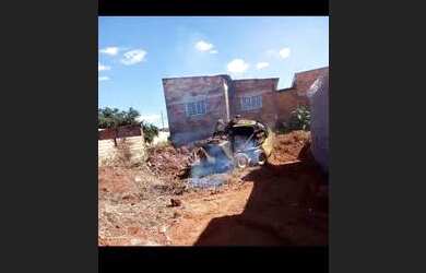 Imagem: O terreno possui 250m² de Área e está localizado em Vila