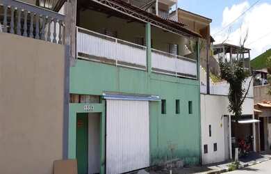 Imagem: A casa possui 2 Dormitórios, 3 Banheiros, 2 Vagas na garagem