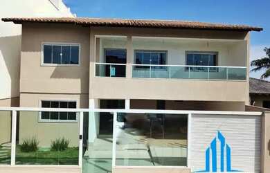 Imagem: A casa possui 5 Dormitórios, 4 Banheiros, 4 Vagas na garagem