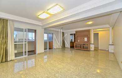 Imagem: O apartamento possui 4 Dormitórios, 5 Banheiros, 3 Vagas na