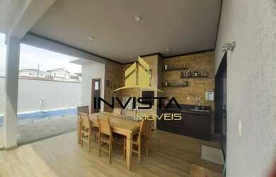 Imagem: A casa em condomínio possui 3 Dormitórios, 2 Banheiros, 2