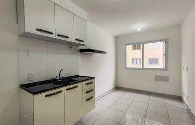 Imagem: O apartamento possui 1 Dormitório, 1 Banheiro, 1 Vaga na garagem