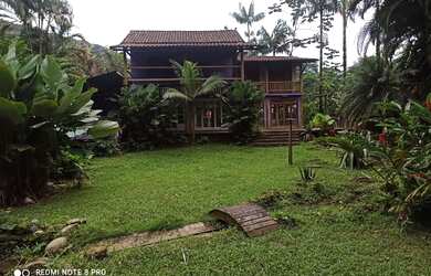 Imagem: A casa em condomínio possui 5 Dormitórios, 5 Banheiros, 4
